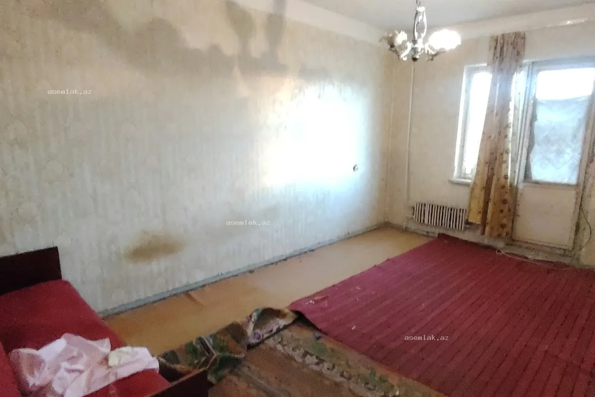Bakı şəhəri, Qaraçuxur — 4 otaqlı köhnə tikili satılır