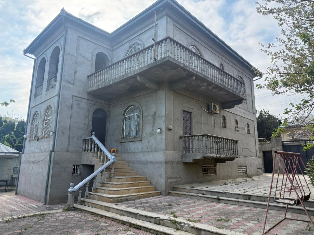 Bakı şəhəri, Bakıxanov — 9 otaqlı həyət evi satılır