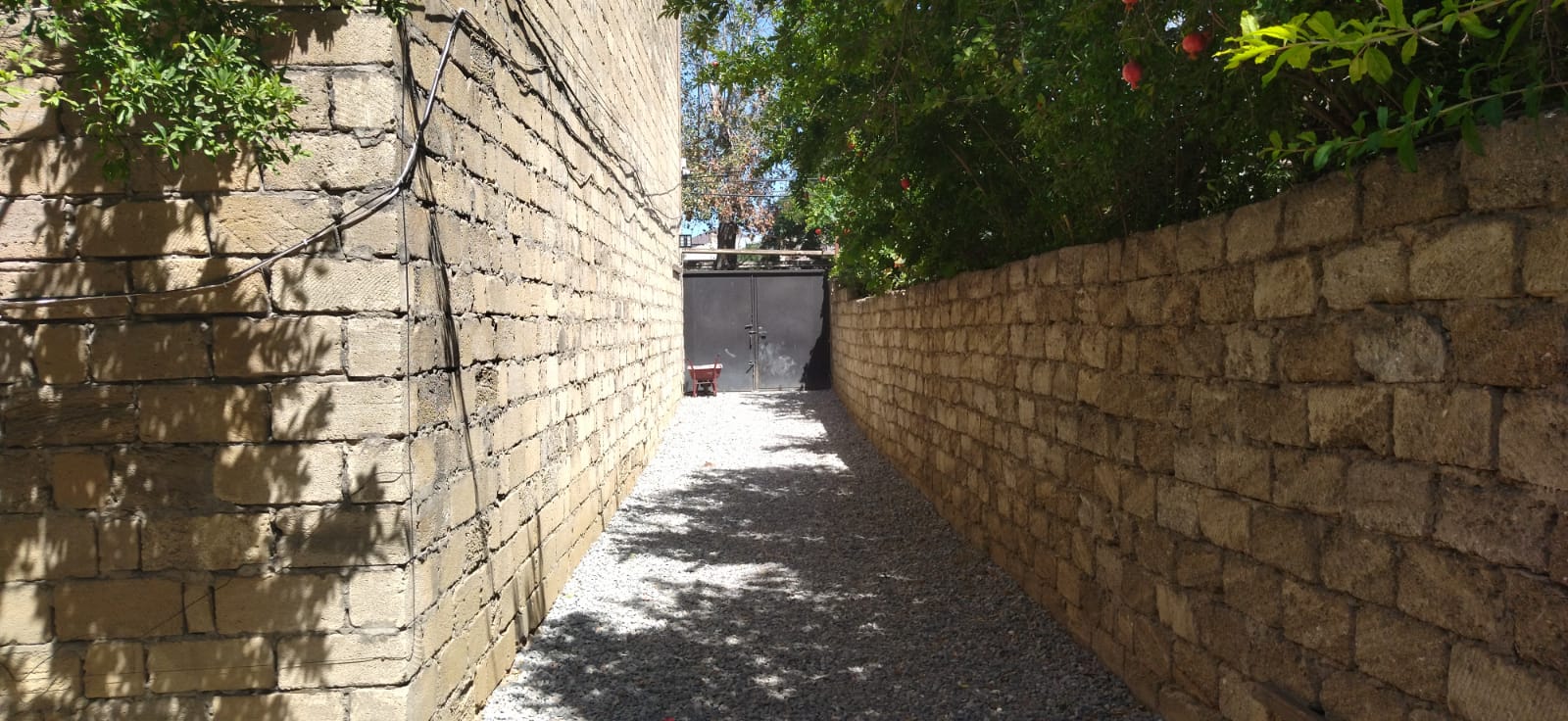 Bakı şəhəri, Bakıxanov — həyət evi satılır