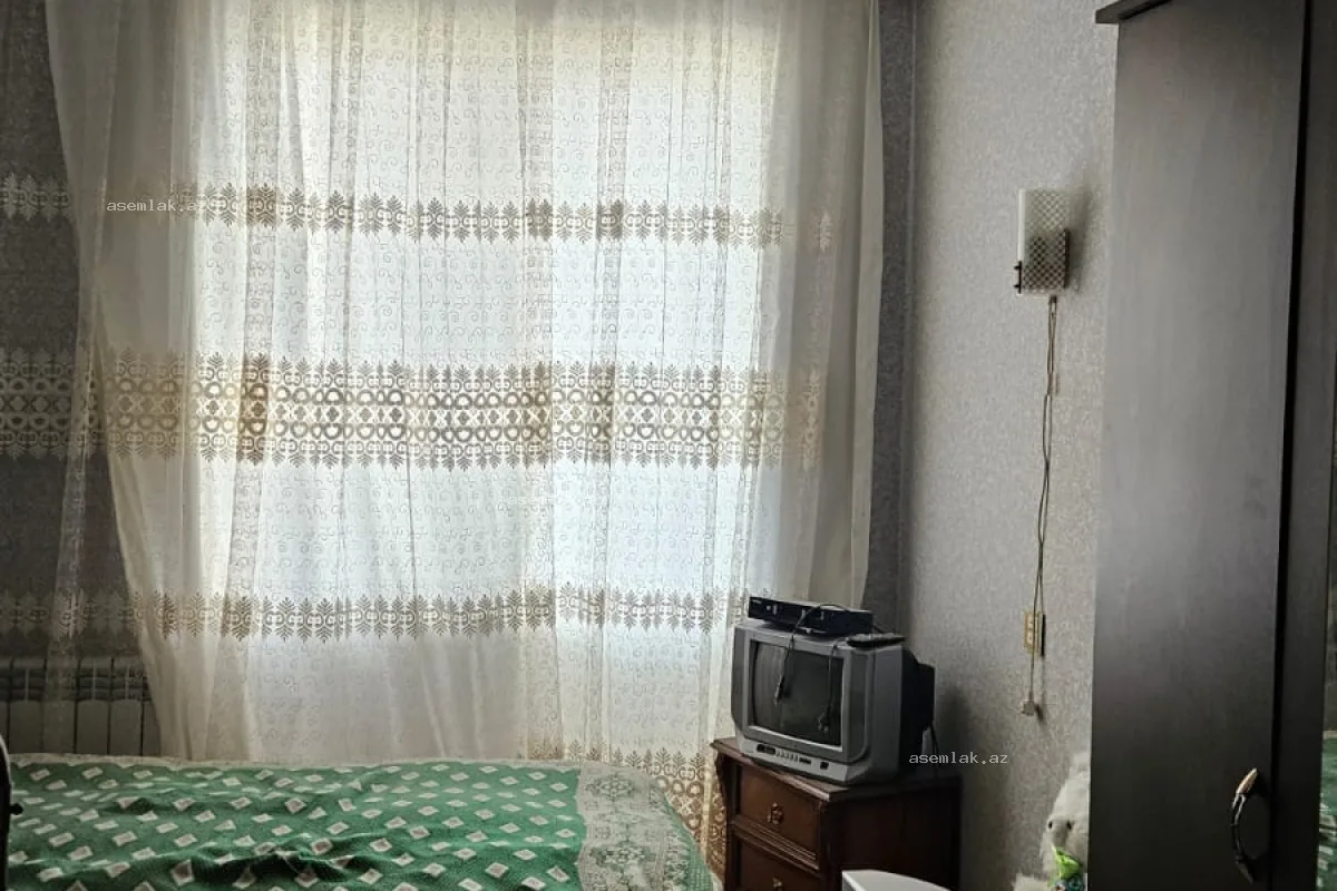Bakı şəhəri, Binəqədi rayonu — 4 otaqlı köhnə tikili satılır - 10