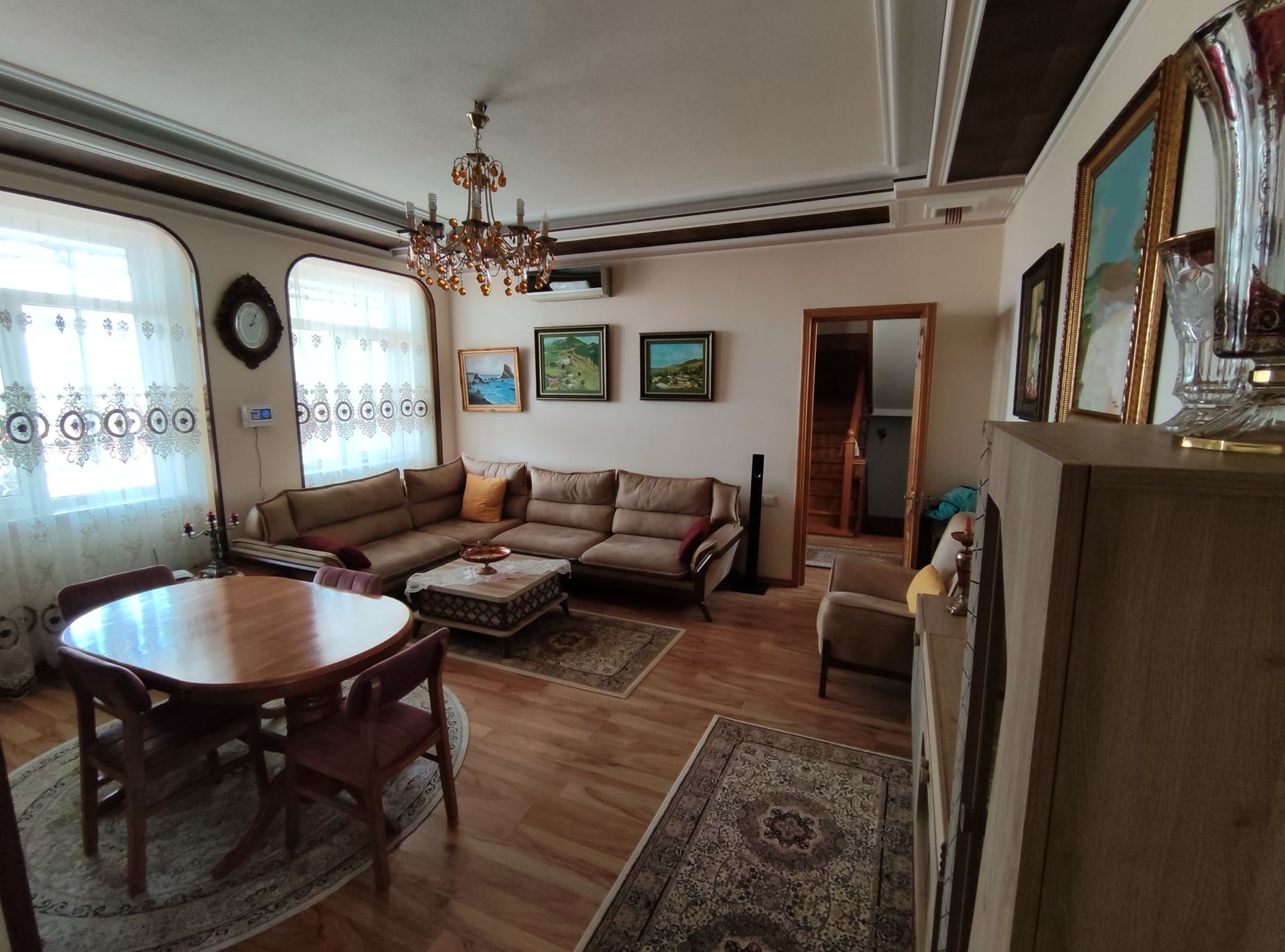 Bakı şəhəri, Qaraçuxur — 8 otaqlı həyət evi satılır