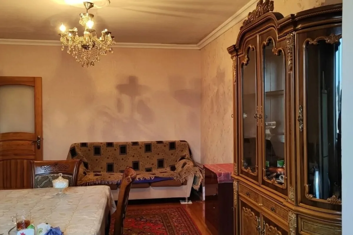 Bakı şəhəri, Bakıxanov — 3 otaqlı mənzil satılır