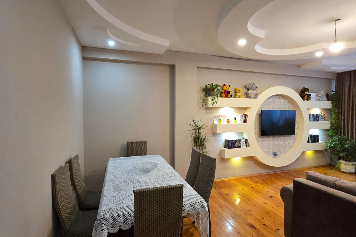 Bakı şəhəri, Bakıxanov — 4 otaqlı mənzil satılır - 2