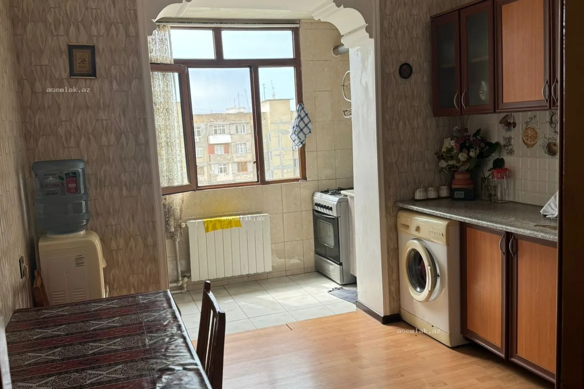 Bakı şəhəri, Bakıxanov — 3 otaqlı mənzil satılır